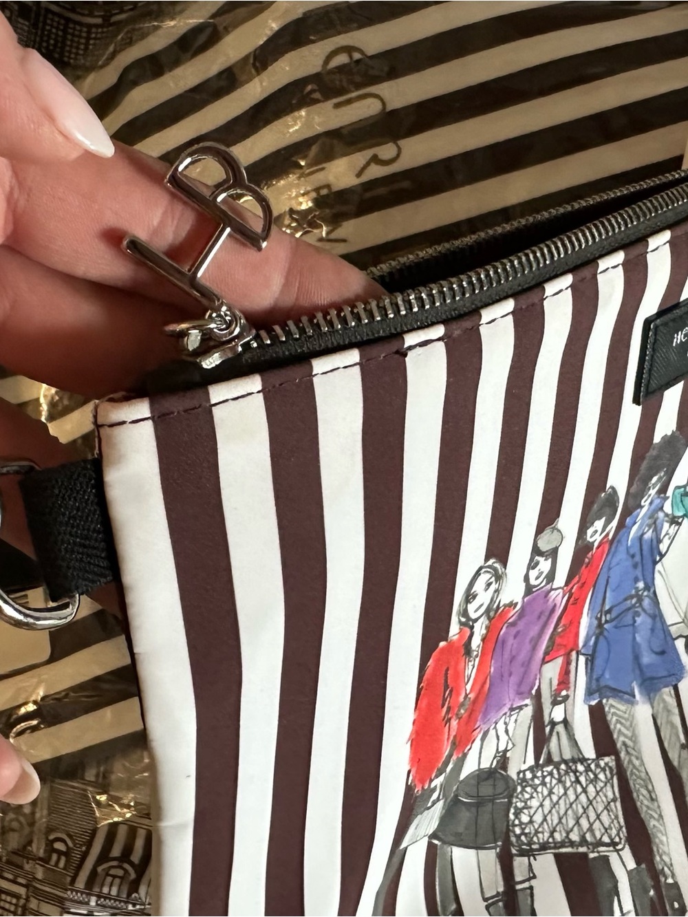Henri Bendel, Slim Hanging Weekender-Izak Girl Print, Matching Pouch, Toiletry - Picture 11 of 14